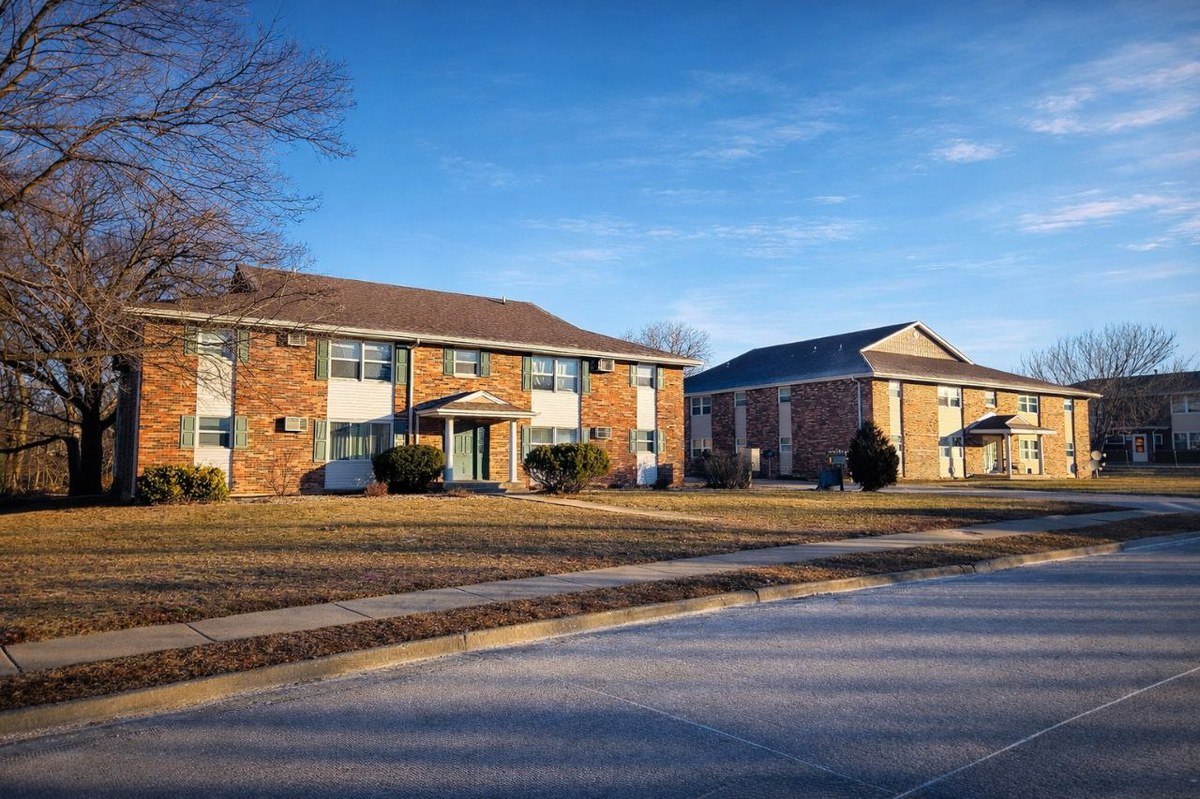Earlville apartments